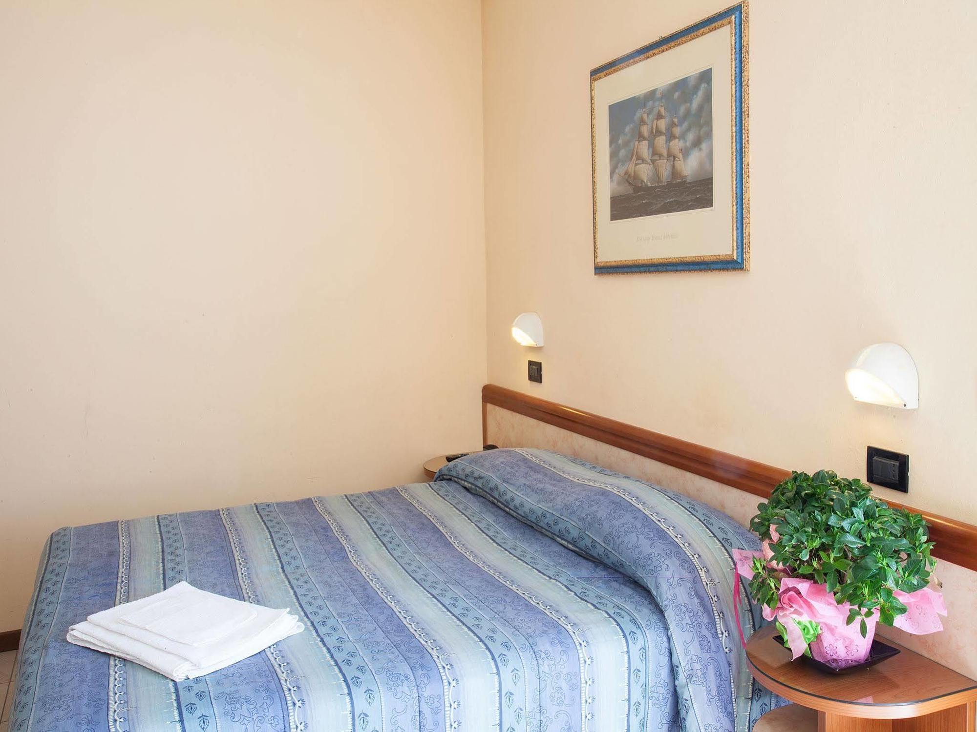 Hotel Bamby Rimini Eksteriør bilde