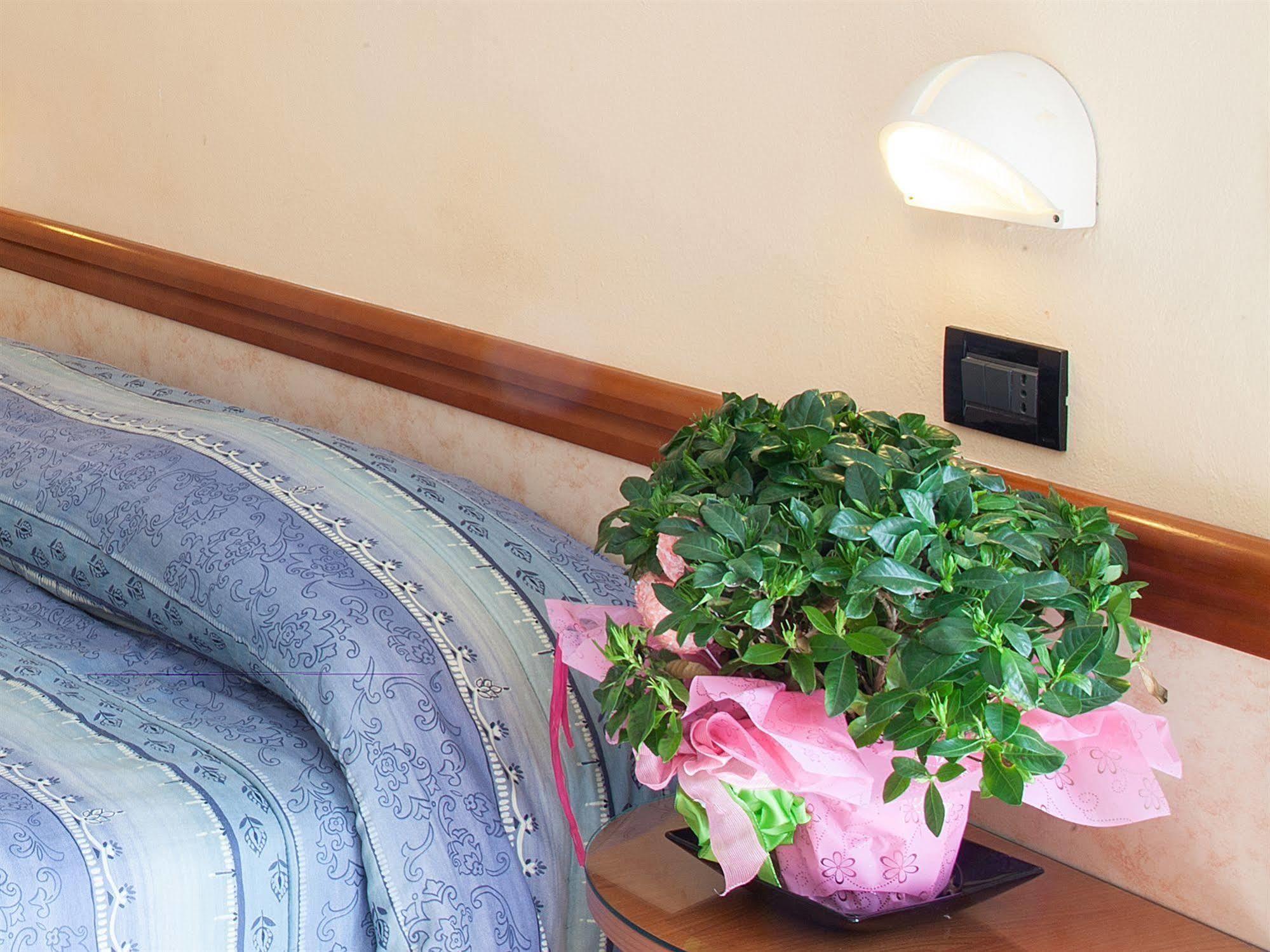 Hotel Bamby Rimini Eksteriør bilde
